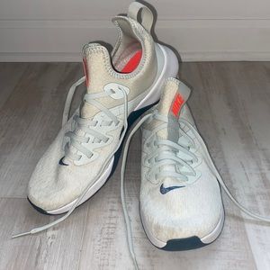 Very comfortable and pastel-like shoes! These do not fit me anymore.